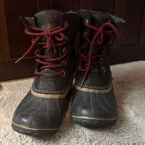 Women’s Sorel Duck boots!